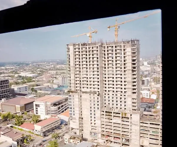 Cozy 2 Bedroom At Midpoint Residences With View 4* Mandaue